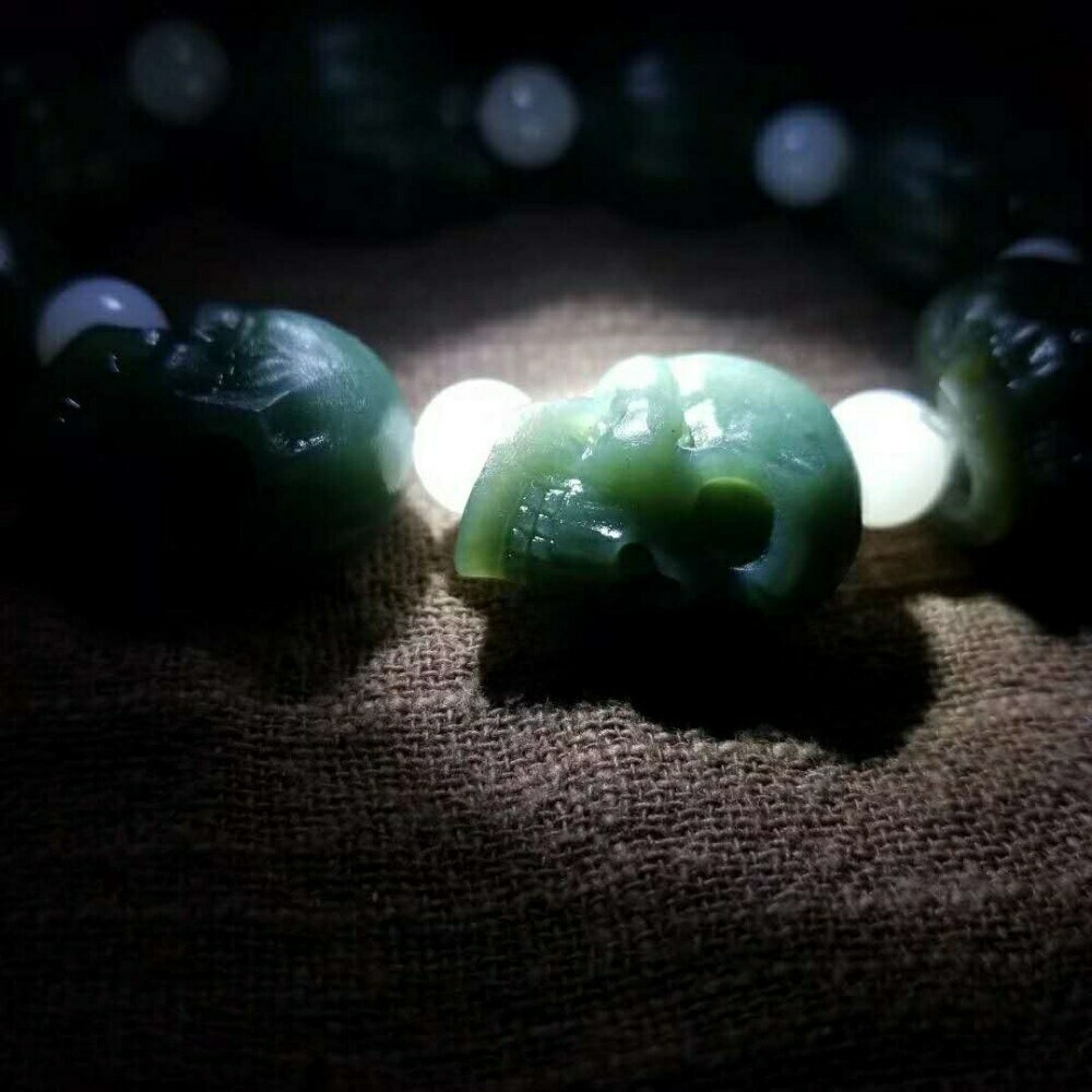 Ювелирные изделия из Нефрита