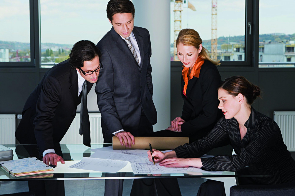 Недовольный начальник. Капеллан священник католический. Уважение к собеседнику. Поощрение сотрудников. Субординация это.