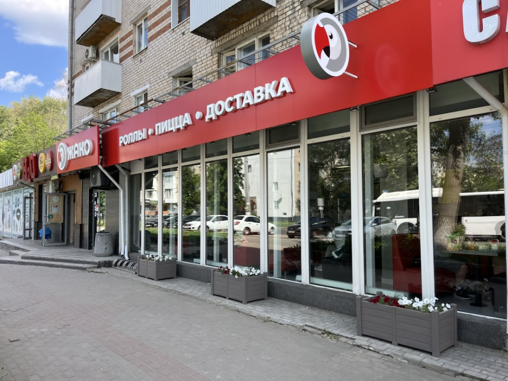Жако: Письмо 248: украсили цветами экстерьер кафе