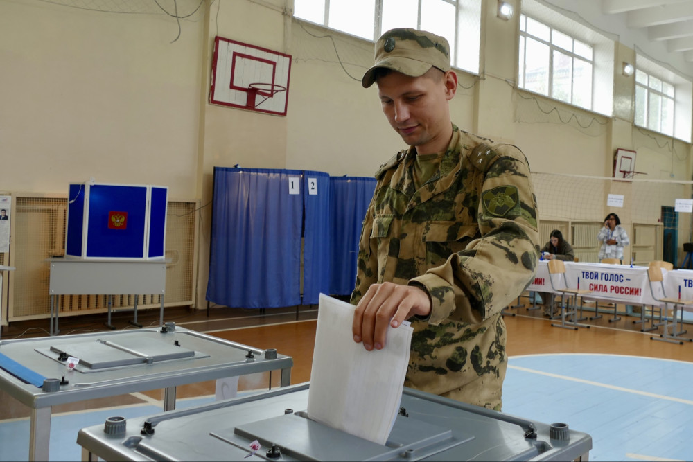 Иванов Александр: В Омской области военнослужащие и сотрудники Росгвардии участвуют в выборах депутатов Государственной Думы