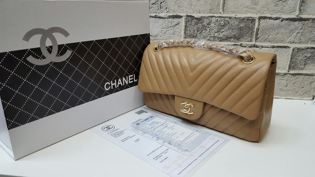 Сумка шанель карман улыбка. Chanel Flap Bag. Сумка Шанель Флэп бэг. Chanel Classic Flap. Шанель Флэп бэг Классик.