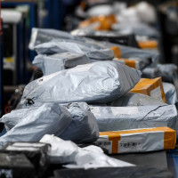 Службы доставок международных заказов начали оповещать пользователей о задержках при доставке посылок