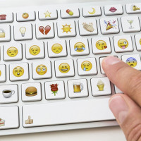 Способы передачи эмоций и оценки в Интернет-тексте