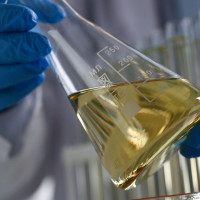 Минеральные и синтетические моторные масла: в чем отличие и какое выбрать