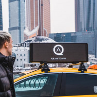 Стартап с грантами от Amazon и Nvidia. Сделали наружную рекламу на умных экранах доступной каждому бизнесу