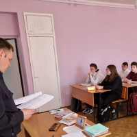 Росгвардейцы провели урок мужества для учеников выпускного класса