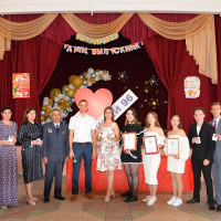 Выпускникам кадетского класса города Уфы Республики Башкортостан были вручены аттестаты и награды Росгвардии