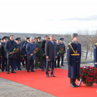 В День народного единства начальник Управления Росгвардии по Республике Башкортостан принял участие в возложении цветов к монументу дружбы