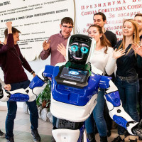 В гимназии в Набережный Челнах робот будет встречать и консультировать детей