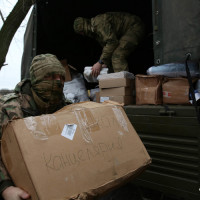 Росгвардейцы привезли гуманитарную помощь школьникам ДНР
