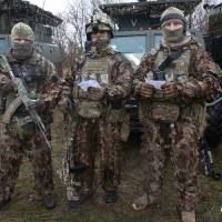 Спецназовцы Росгвардии поблагодарили московских школьников за письма поддержки