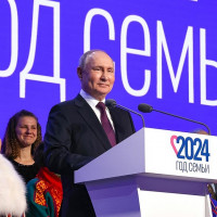 Владимир Путин дал старт Году семьи в России