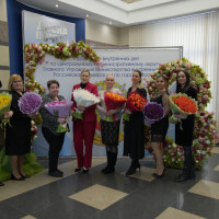 В УВД по ЦАО ГУ МВД России по г. Москве руководители поздравили всех женщин с наступающим 8 Марта