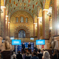 «РУССКИЙ ТРИУМФ В ПАРИЖЕ» ВЫХОДИТ В БОЛЬШОМ ФОРМАТЕ