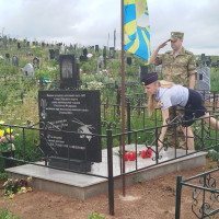 В Башкирии росгвардейцы посетили место захоронения погибшего офицера