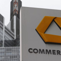 Суд в Петербурге снял арест с акций российской дочки немецкого Commerzbank