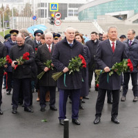 Начальник Управления Росгвардии генерал-майор полиции Алекснадр Бурдо принял участие в торжественном возложении к памятникам в Уфе