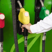 В ноябре литр 92-го бензина подорожает до 54 рублей