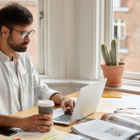 В РФ предлагают самозанятым поднять лимит по доходам в 1,5 раза