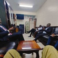 Пару дней назад был на встрече у одного кенийского министра не наших с вами собачьих дел