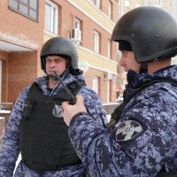 В Омске сотрудниками Росгвардии задержан мужчина, угрожавший ножом своему знакомому