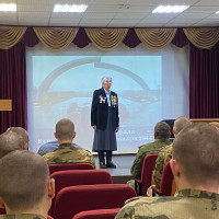 В Омской воинской части Росгвардии провели тематический вечер встречи с жительницей блокадного Ленинграда для военнослужащих по призыву