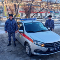 Сотрудники Росгвардии помогли вернуть потерявшегося 9-летнего мальчика в Омске