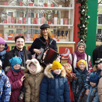 Как проводили Масленицу в Москве: блины, калачи и русские песни