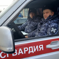 РОСГВАРДЕЙЦЫ СПАСЛИ МУЖЧИНУ ОТ НЕОБДУМАННОГО ПОСТУПКА В ОМСКЕ