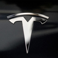 В Японии начали испытания автопилота Tesla