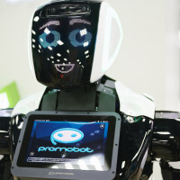 В среднеобразовательной школе города Семенов начал работать робот