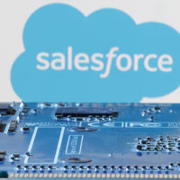 Salesforce прогнозирует слабую выручку, демонстрируя замедленную монетизацию ИИ