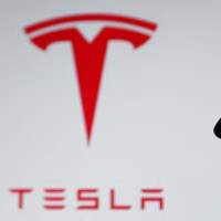 Tesla укрепилась после покупки Илоном Маском акций на $1 млрд