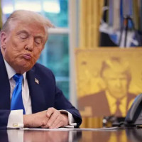 Трамп поднял стоимость рабочей визы до $100 000, вызвав волну паники среди соискателей