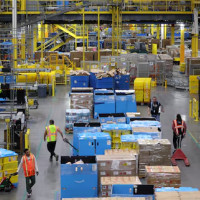 Amazon нанимает 250 000 сотрудников на праздничный сезон третий год подряд
