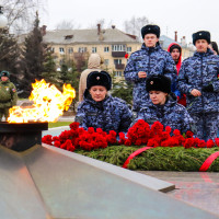 В День Героев Отечества росгвардейцы Марий Эл приняли участие в церемонии возложения цветов к монументу Воинской славы и Вечному огню