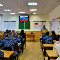 С личным составом вневедомственной охраны по г. Йошкар-Оле проведено занятие, посвященное Дню Конституции Российской Федерации