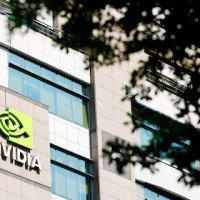 Конгрессмен США потребовал разъяснить решение Трампа разрешить продажу чипов Nvidia H200 в Китай