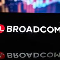 Акции Broadcom снизились, несмотря на рекордные доходы от ИИ-направления