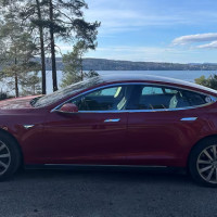 Совет директоров Tesla заработал более $3 млрд на акциях — больше, чем у технологических конкурентов