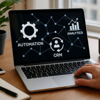 Сайт, который работает сам: как связать заказы, CRM и аналитику в единую систему без разработчиков