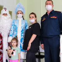 Росгвардейцы подарили новогоднюю сказку детям в больнице Йошкар-Олы