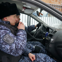 Росгвардейцы задержали кировчанина с коньяком в рукаве