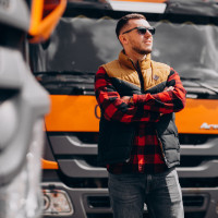 Сергей Пляскота: «Водитель бензовоза — элита автоперевозок. Почему их зарплаты растут, а найти их все сложнее»