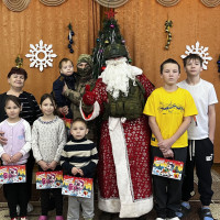 В Башкортостане «Дед Мороз специального назначения» Росгвардии поздравил детей с Новым годом