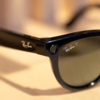 Meta откладывает глобальный запуск очков Ray‑Ban Display из‑за высокого спроса в США и нехватки поставок