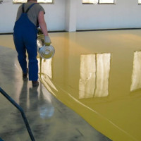 Преимущества полимерных полов в строительстве (2026)