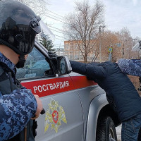 Экипаж Росгвардии задержал подозреваемого в краже товаров из супермаркета