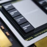 Samsung начала поставки сверхбыстрой памяти HBM4 для ускорителей ИИ