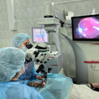 Врачи Саратовского медуниверситета спасли зрение пациенту после разрыва сетчатки
